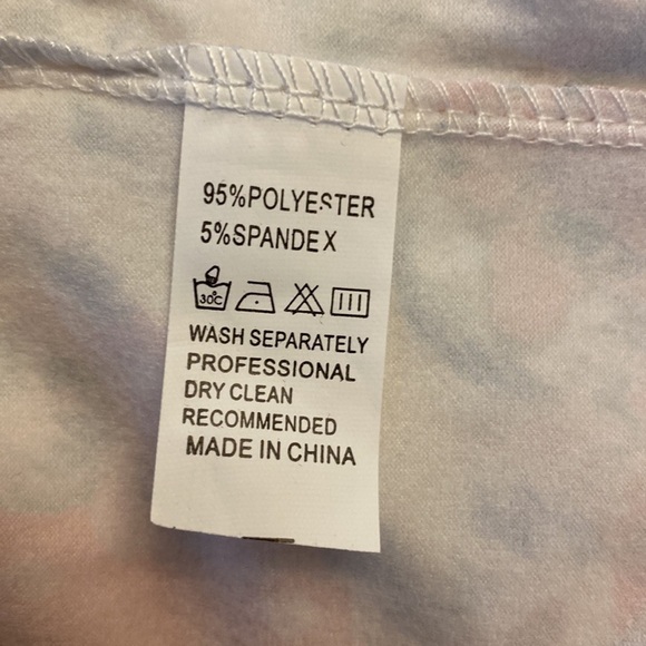 Fancycube Santa Long Sleeved Top XL NWT - Picture 9 of 9